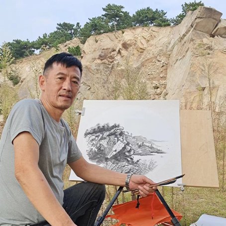 时钧逸