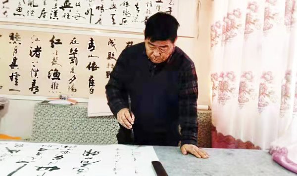 苏占財
