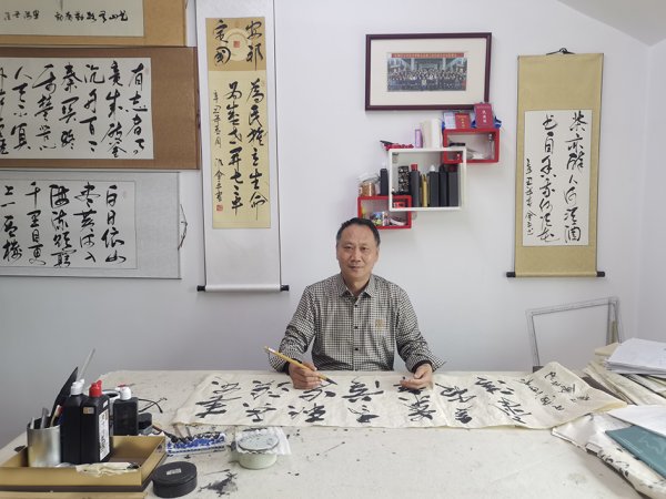 邝会平《》