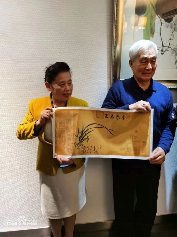 中外新闻社总裁韦燕和王书田.jpg