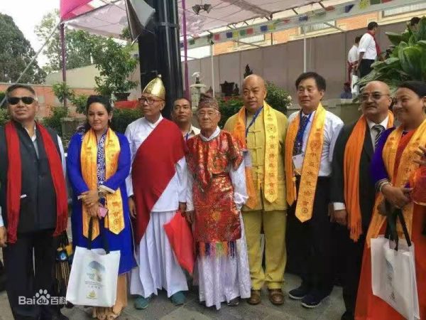 尼泊尔国王贾南德拉（左三）、王书田（左七）.jpg