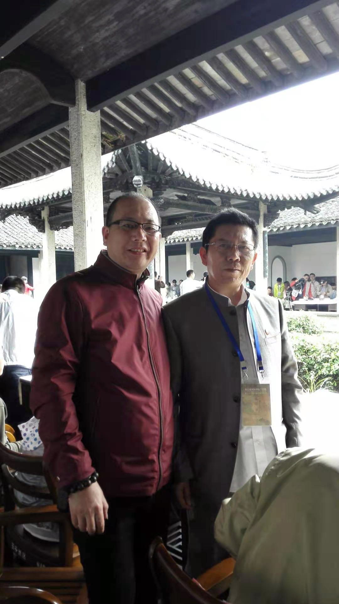 与恩师中国美协副秘书长、中国书法家协会草书委员会副主任,中国书法家协会评审委员会副主任张旭光合影