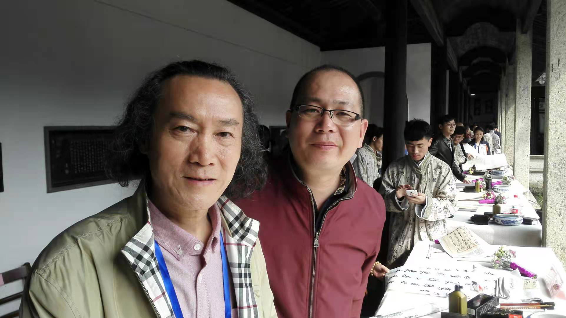 与南京艺术学院教授、博士生导师,中国书法家协会理事徐利明合影