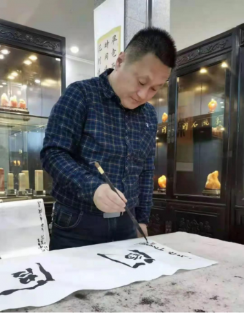 李旭