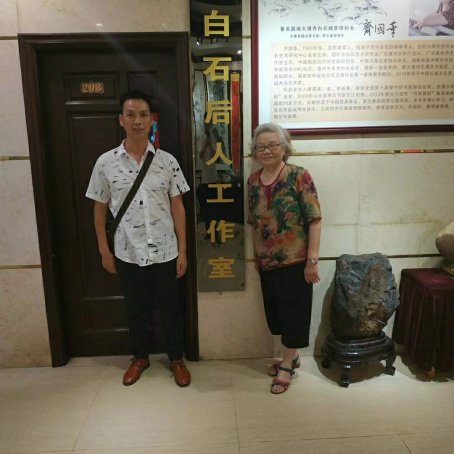 王磊